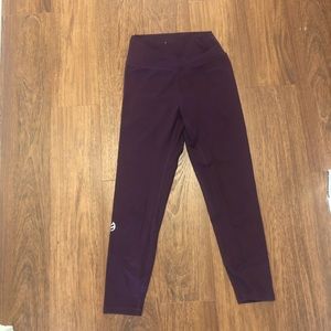 P’tula Alainah III plum color leggings